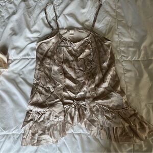 Banana Republic Heritage 100% silk champagne ruffle cami adjustable strap top XS